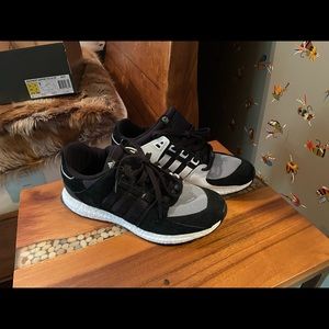 Adidas equipment support 93/16 CN black 9 1/2 gently worn once great shape + box